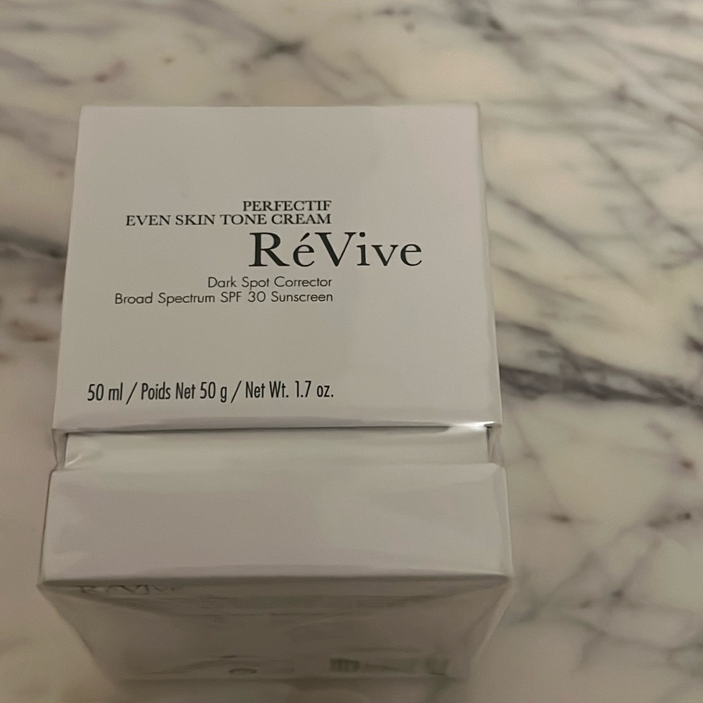 Perfectif‎ Even Skin Tone Cream Broad Spectrum SPF 30 Sunscreen